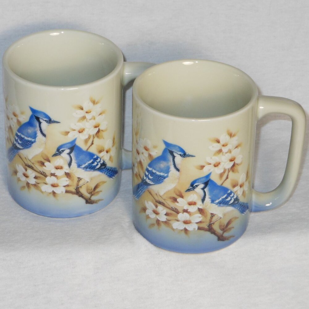 2 coffee mugs. Vintage OTAGIRI Japan Blue Jays decoration